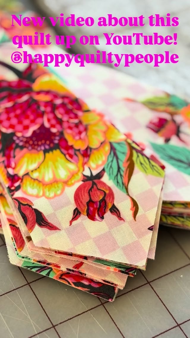 Whether you make your string quilt vintage or modern, this is a great diamond string block to use! Quick & easy guide is up on YouTube 📺. #happyquiltypeople