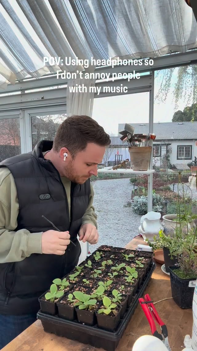 I would like to apologize to my neighbors, sorry. I did….have to record me signing like 3 times. They loved it, I’m sure. 👍