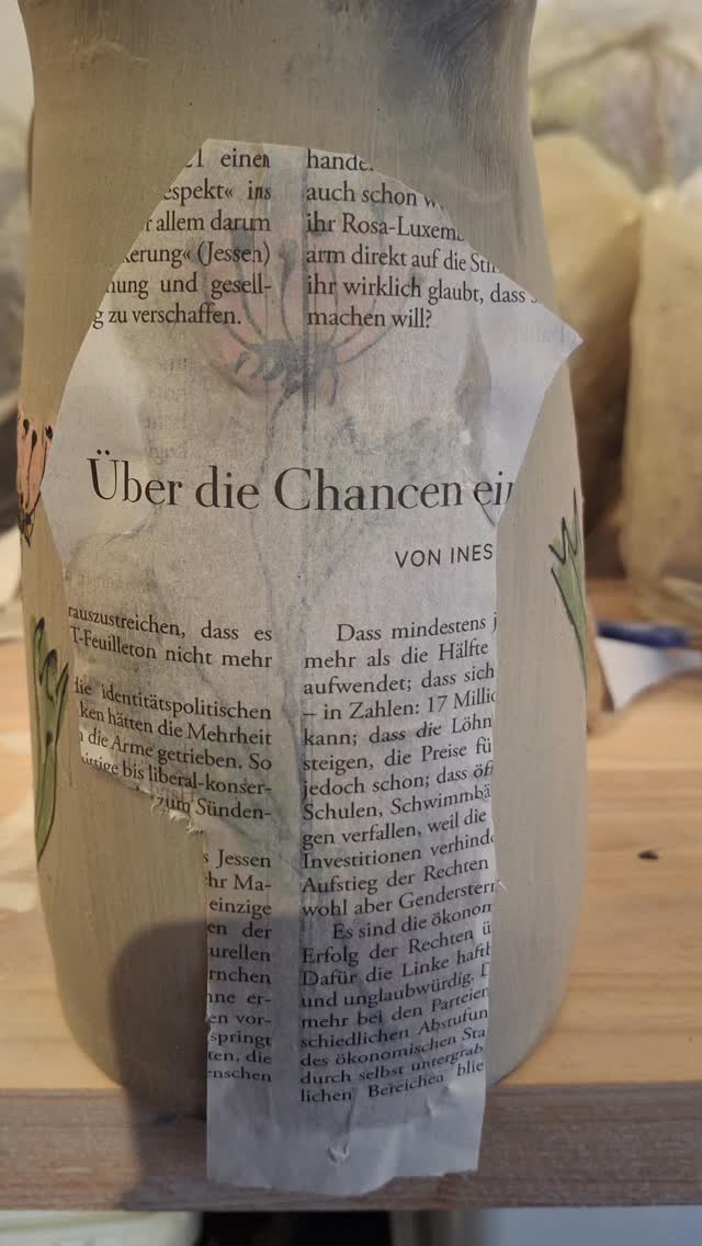 Endlich etwas Zeit für Neues.
Monoprint. So wunderbar vielseitig und Aufhören kaum möglich......
#keramikwerkstatt #stemwede #töpferkurse #töpfern #freude