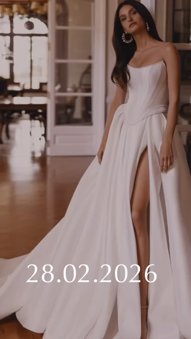 LUXURY OUTLET EVENT – 28.02.2026
An diesem besonderen Tag wird unser kompletter Store zum Luxury Outlet Event.
Freu dich auf zwei Stunden persönliche Beratung in stilvoller Atmosphäre und auf Brautkleider zu Spezialpreisen – mit bis zu 50 % Vorteil.
Du kannst bis zu drei Herzensmenschen mitbringen und gemeinsam mit ihnen dieses exklusive Event genießen. Für euch halten wir feine Drinks bereit – und für unsere Bräutigame haben wir uns eine kleine, besondere Überraschung überlegt.
Die Termine sind limitiert und ausschließlich an diesem Tag verfügbar.
Ich freue mich sehr auf dich!
#brautmode #sale #sparen #bridetobe #solingen