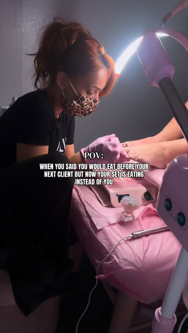 I canโt be the only one guilty of thisss cause why is it that the nail set ATEโฆ but I didnโt? ๐ญ๐ Just my stomach growling in the background ๐ฅฒ๐ซ ๐
It happens to the best of us, especially when the schedule gets busy and weโre booked back to back. As beauty professionals, we pour so much into everyone else that sometimes we forget to take care of ourselves.
But letโs normalize this reminder: self care is the best care. Because the way we take care of ourselves reflects in how we show up for others.
So this is your sign to eat the breakfast. Pack the snack. Drink the water. Take the break cause if a nail set can eat, so can we ๐๐คโจ
Tag a beautea babe who runs on nail dust and faith. ๐คญ๐
___
๐ฆ๐๐ข๐ฃ, ๐๐๐๐ฅ๐ก & ๐๐ข๐ข๐โดโจ www.beautyandthetea.com โจโจ๐๐๐ฐ๐ค๐ข๐ต๐ฆ๐ฅ ๐ช๐ฏ Orlando, ๐๐ญ 32835
โจ#pedicure #toebbl #pedicures #nailhumor #orlandonailtech