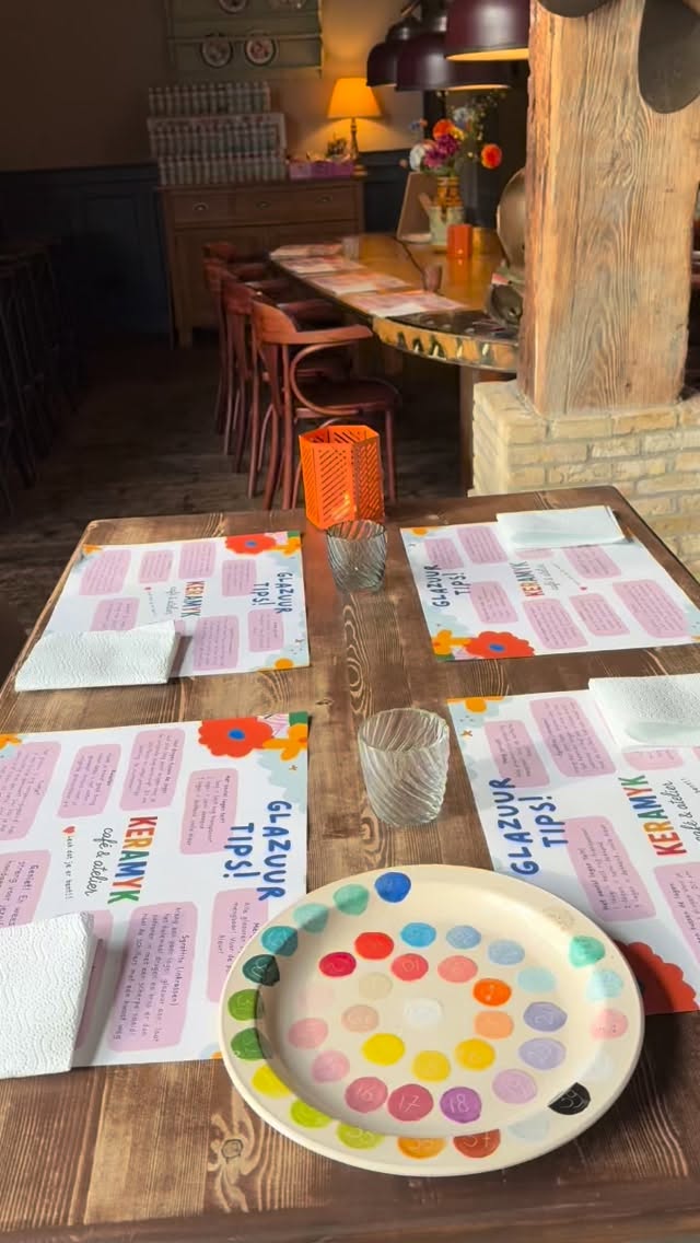 Sip, paint & enjoy! 🥂🎨
Wat hebben we een fantastische middag beleefd samen met @byntevents! Prachtige creaties zijn gemaakt, lachende gezichten en heerlijke hapjes maakten het compleet. En zo leuk om weer enthousiastelingen terug te zien van vorige workshops! Jullie zijn geweldig ❤️Zoveel gezelligheid smaakt naar meer 🤩🤩!!