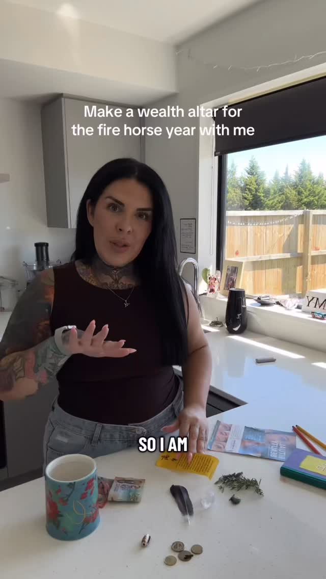 Manifesting abundance, wealth, financial freedom & travel for the fire horse year.
If you’ve been here awhile you’ll know how TCM has always aligned for me in regards to energy so I love doing these rituals.
#manifestations #wealth #nzmum #firehorse