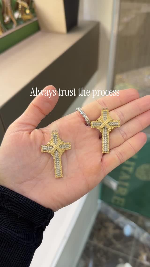 Heaven-level clarity. When faith meets flawless.
#crosspendant