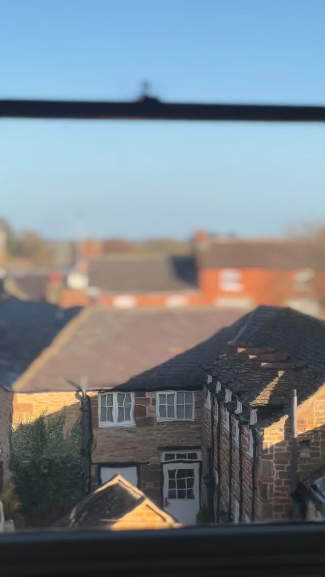 One of the joys of staying at The Falcon? Stepping straight into the charm of Uppingham.
From independent boutiques, art and antique galleries, flower shops and bakeries, to the countryside walks just minutes away - there’s so much to explore.
Make a day of it:
Explore local shops
Stop for a coffee at @donpaddysuppingham
Walk of a long lunch with a walk over the fields
Stay central, stay comfortable.
#uppingham #boutiquehotel #discoverutland #staycation #rutlandwater
What’s your favourite thing about Uppingham?