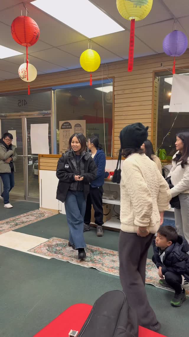 Our Music Director, Harry Li, is leading our chamber string ensemble in preparation for The 4th Annual Lexington Lantern Festival.
For this special community celebration, the ensemble will perform Colorful Clouds Chasing the Moon (彩云追月) — a beloved piece that calls for lyrical phrasing, refined ensemble balance, and expressive musicianship.
We’re proud to see Harry’s artistic leadership shaping this program, and we look forward to sharing this performance with the Lexington community.
在 Harry Li 老师的带领下,由莱镇的孩子组成的室内乐弦乐团正在为 Lexington 元宵节晚会积极筹备,《彩云追月》即将与大家见面。很期待把这首优美的作品带到社区舞台,与大家一起庆祝元宵佳节。
#LexingtonLanternFestival #LanternFestival #LexingtonMA #BostonMusic #ChamberMusic