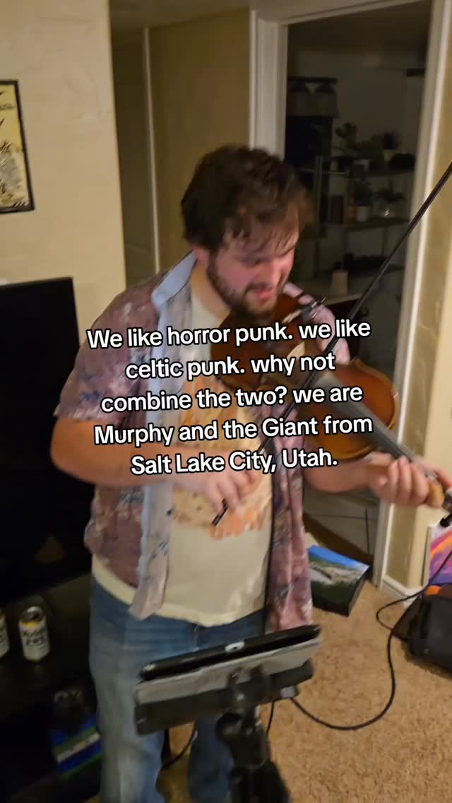 song ~ Autumn Moonlight.
#celtic #folkpunk #saltlakecity #halloween #violin