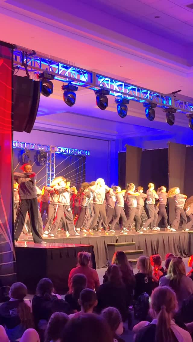 We started the comp szn off @artistssimplyhuman
So proud of all of our dancers! Your hard work and effort shined so bright this weekend!
Now off to @ultimatedancetour in a couple of weeks.