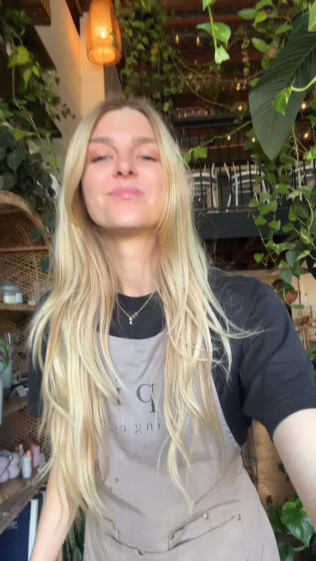 Life keeps on bopping along so I do the same
🫶🏽🤸🏼✨🪴🧚♀️