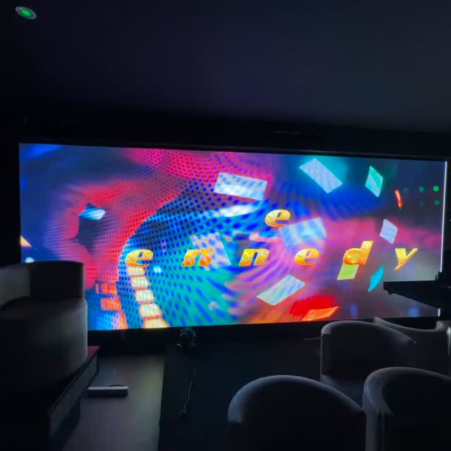 🔥 Fabrication & Pose d’un Écran LED géant au Kennedy – Marseille 🔥
Nous sommes fiers d’avoir réalisé la fabrication et l’installation d’un mur LED sur mesure de 5 mètres de large par 2 mètres de haut au cœur de la boîte de nuit Le Kennedy à Marseille.
📍 Positionné stratégiquement derrière le DJ, cet écran LED transforme totalement l’expérience visuelle et plonge les clients dans une ambiance immersive spectaculaire.
💡 Résultat :
✅ Une luminosité exceptionnelle
✅ Une qualité d’image haute définition
✅ Une intégration parfaite dans l’architecture du club
✅ Un impact visuel puissant pour sublimer chaque soirée
Ce mur LED devient le point central de la scène, donnant vie aux sets des DJs et créant une atmosphère unique.
Merci au Kennedy pour leur confiance 🤝
Vous avez un projet d’écran LED pour une boîte de nuit, un showroom ou un événement ? Contactez-nous.
#LED #MurLED #EcranLED #InstallationLED #BoiteDeNuit Marseille DJBooth Nightclub LEDDisplay Signaletique FabricationSurMesure