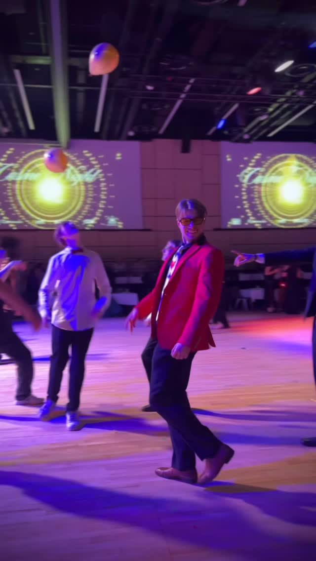 Na ITG to umíme pořádně rozjet! 😎👍 #itg #gymnazium #maturitak #ples #sweetcaroline