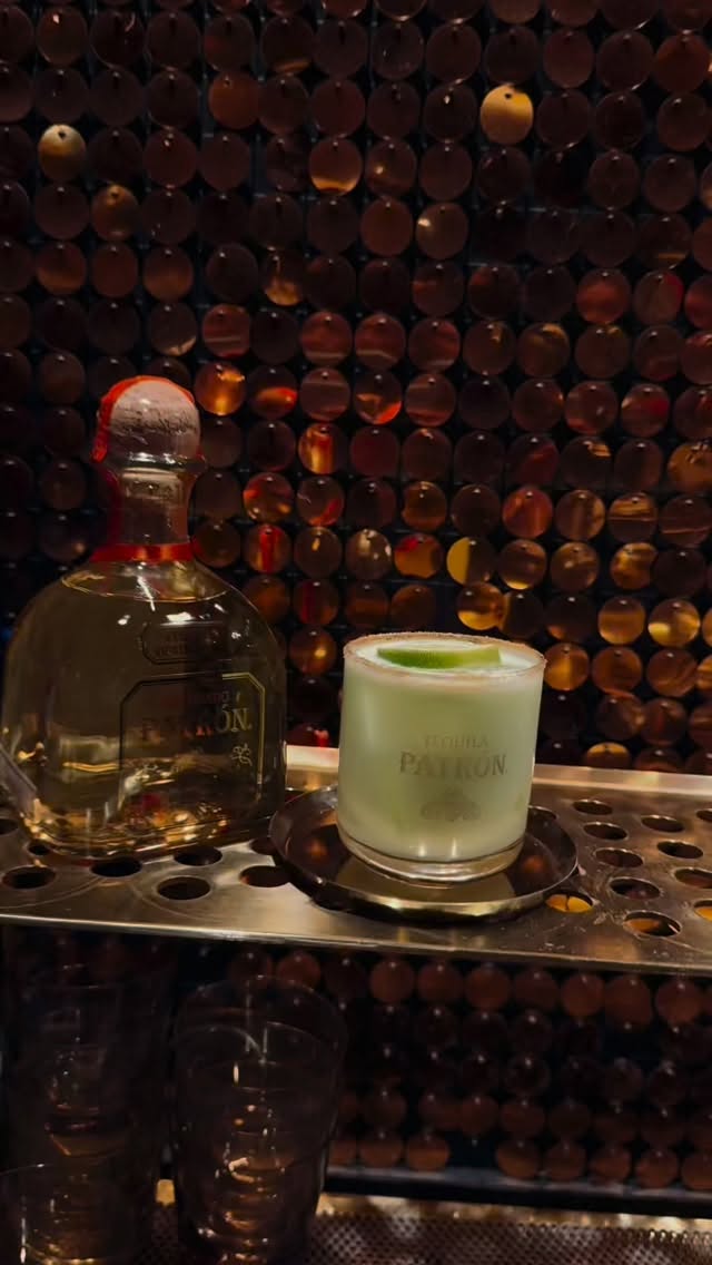 Margarita Week at LVDWIG 🍋🟩🧂🍸
February 16–22
Two specials. One tequila.
Mixed with Patrón. @patron
🍸🍋🟩Silver Margarita
🍸🥑Gold Verde Margarita
€13 each.
One week only
See you at the bar 💚
#lvdwigbar #cocktailbar #cocktailbarvienna #barsvienna #viennadrinks