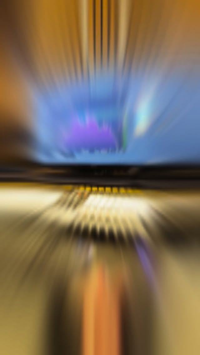 Hoy te mostramos cómo trabajamos dentro de Ableton Live.
No se trata solo de técnica, sino de intención, estructura y diseño sonoro consciente. Cada capa construye emoción y cada detalle define tu identidad musical.
En Sahasrara enseñamos producción desde cero hasta nivel avanzado con acompañamiento real.
Si quieres aprender a crear tu propia música, envíanos un DM con la palabra PRODUCCIÓN y te enviamos toda la información.
Produce desde el alma🪬✨