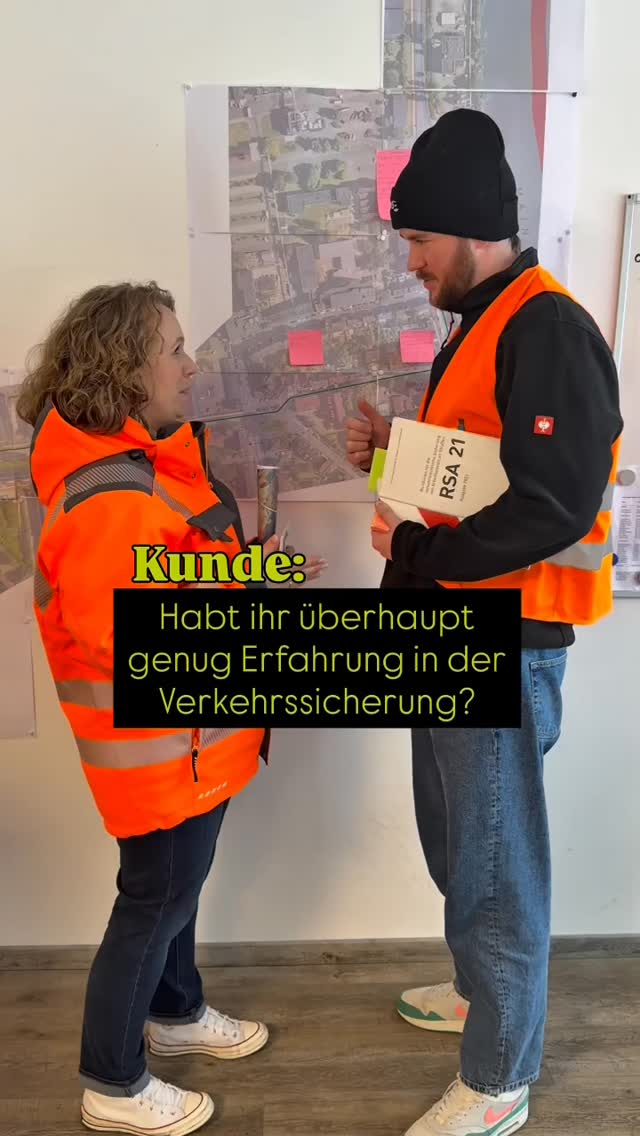 „Habt ihr überhaupt genug Erfahrung?“ 🤔 Ina und Dominik wissen: Diese Frage ist fast so alt wie unsere Referenzen! 😂
Egal ob Mammut-Stau vor der Höhle, Parkverbot für die Titanic oder Verkehrssicherung bei den Backstreet Boys – wir waren dabei. 🗿🚢🎤
Vertraut den Experten. Wer die Weltgeschichte unfallfrei absperrt, bringt auch euer Projekt sicher ans Ziel! 💪😏
#Verkehrssicherung #ABAS #Baustellenhumor #Experten #Sicherheit