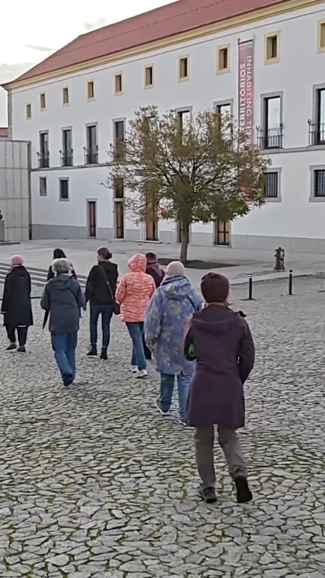 From Lisbon’s mosaic sidewalks to the whitewashed walls of Évora, and down to the dramatic coastline of the Algarve, this journey came together in more ways than one.
Hands working side by side.
Curious minds at every stop.
Friendships growing, from cast-off to bind-off.
To everyone who joined us for this Portugal Knitting Experience—thank you for bringing your creativity, your curiosity, and your generous spirit. You’re what made it unforgettable.
If you’ve ever been curious about traveling this way, here’s a glimpse.
#Knitting
#SouthernThreads
#KnittingTravel
#KnittingAdventure
#FiberArts