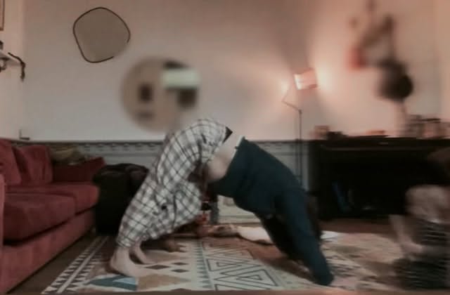 Real asana. Real parents. Real life. 🤍
PJ’s on. Mum tum out. Big old pants on show. Baby crawling through downward dog. Toddler using you as a climbing frame and hitting you with a spatula. This is the yoga we practice in our Friday Parents & Baby and Toddler sessions.
It’s not silent.
It’s not aesthetic.
It’s not “perfect”.
Its movement snatched between feeds.
It’s breath with a baby on your chest.
It’s sun salutations with a small human under you.
This is what getting your practice in actually looks like. No filters (unless we’re counting the emergency face-blur edit 🙃).
On Fridays we don’t aim for pretty.
We aim for present.
You don’t need matching sets.
You don’t need a flat stomach.
You don’t need childcare.
You just need to show up.
However you arrive — tired, touched-out, leaking, laughing — it’s enough.
It’s messy. It’s wobbly. It’s interrupted.
It’s life. And it’s glorious. ✨
#yogacornwall #parentandbabyyoga #communityyogaclass #reallifeasana #cornwallparenting