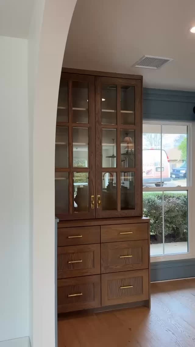 Moody hues, warm wood tones, and layered lighting
This space is all about the details — from the custom built-ins that add both storage + character, to the soft blue millwork framing the window and creating the perfect moment of contrast. The brass chandelier brings warmth and movement, while the arched opening and textured wallpaper add just the right touch of charm and sophistication.
Design that feels intentional, functional, and effortlessly inviting 🤍
Which detail is your favorite — the lighting, the cabinetry, or that dreamy arch?
#SamanthaKateInteriors #SKIDesign #InteriorDesignDetails #CustomBuiltins #MoodyInteri