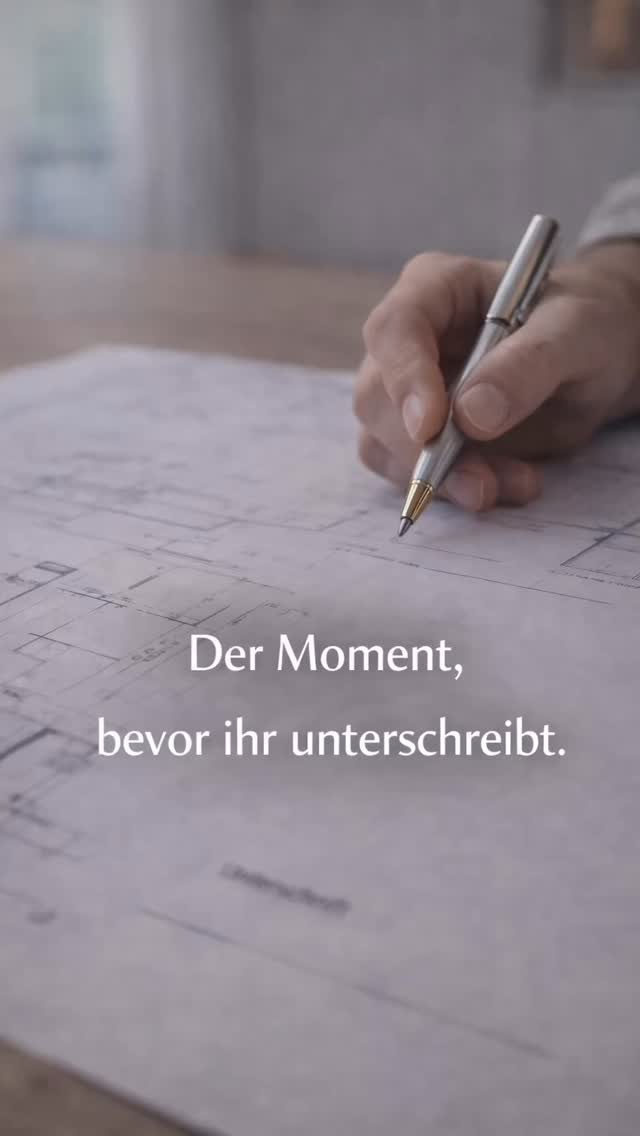 Manchmal ist es nicht der Entwurf,
der uns unsicher macht.
Sondern das Gefühl,
dass man etwas übersieht.
Bevor ihr freigebt,
darf man noch einmal hinschauen.
Eine Zweitmeinung bedeutet keine Kritik.
Sondern Sicherheit.
Wenn ihr gerade an diesem Punkt steht,
schreibt mir „Freigabe“.
#Neubau2026
#Grundrissplanung
#HausbauMitArchitekt
#Zweitmeinung
#Bauentscheidung