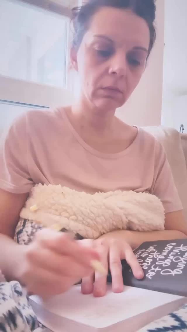 1. Every body comes with a story.
People walk into your room carrying their life experiences: stress, grief, trauma, joy, exhaustion. When you place your hands on someone, you’re not just working with tissue. You’re holding a human being and everything they’ve lived through.
2. That technique and anatomy aren’t enough on their own.
You can know every muscle, landmark, and technique perfectly, but without presence, connection, and awareness of your own energy, the work often stays on the surface.
3. That the session doesn’t begin when you touch the body.
It begins the moment someone finds you online. The energy of your website and social media, your words, the way you show up, all of that is already shaping their nervous system before they ever step into the room.
4. That space is created through the smallest details.
How the room feels. How you greet them. Whether you rush them in or slowly orient them into your space. Whether you take a breath before entering. These things matter just as much as what you do with your hands.
5. That you don’t need to fix everything in one session.
More pressure doesn’t equal better work. Strength doesn’t impress bodies, safety does. Slowing down, focusing, listening, and letting intuition guide you is often far more effective than trying to address every issue at once.
6. That less can actually be more.
When you stop trying to prove yourself and start truly meeting the body in front of you, something deeper becomes possible.
✨💗
I’ve been in practice for almost 20 years and have spent much of that time learning what isn’t taught in school: trauma-informed care, nervous system awareness, intuition, presence, and space holding.
✨ If you’re a massage therapist or holistic practitioner wanting to deepen how you work (not just what you do), I would love to work with you in a mentorship session. DM me or you can book a free discovery call in my bio.
#MassageTherapistLife #TraumaInformedMassage
#NervousSystemInformed #SomaticPractitioner
#MassageTherapistMentor