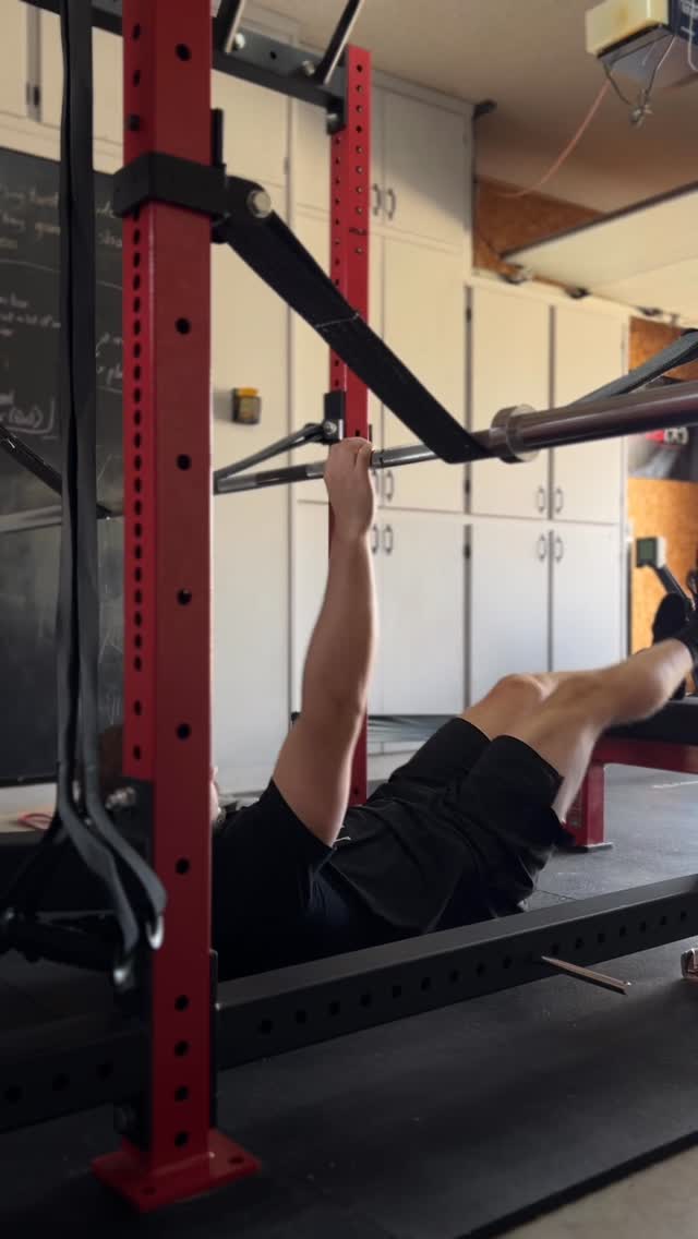 Daughter assisted inverted rows❤️
Honestly, having a kid might be the easiest way to add weight to body weight exercises😂