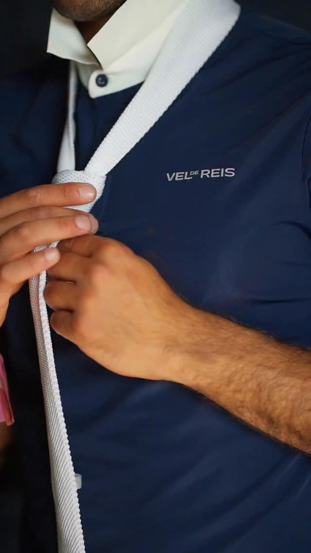 فخور جداً بالتعاون مع العلامة الأووربية الرائدة في عالم الفروسية Vel De Reis وبراند Puff، بمشاركة فارس دولة الكويت المبدع علي الصايغ.
ان شاء الله يعجبكم الفيديو
Truly proud to collaborate with the leading European equestrian brand Vel De Reis and Puff, featuring the talented Kuwaiti rider, Ali Al-Sayegh. I hope you all enjoy the video