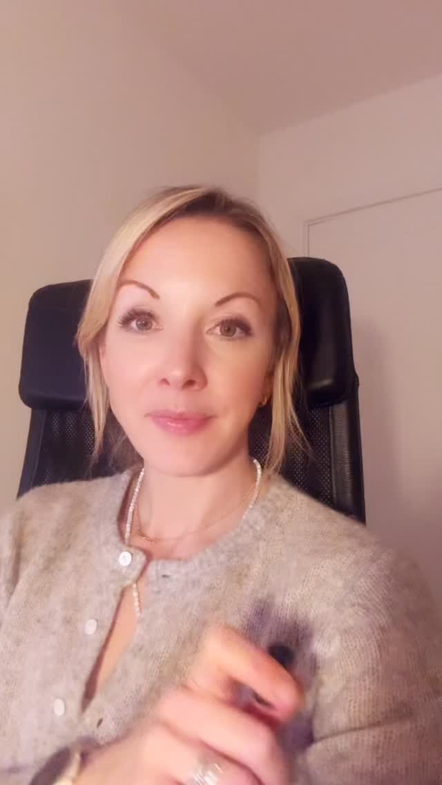 Client wins that matter 🧠✨
This is the kind of progress I care about:
not perfection, not pressure - but real shifts that change how people live day to day.
Eating enough.
Slowing down.
Trusting their body again.
That’s the work.
Watching clients rebuild regulation and capacity never gets old.
If this kind of support speaks to you, you’re in the right place.
Comment ENERGY for my ‘Why Am I Still Tired’? Checklist to show you where you need to focus to rebuild that elite level energy and mental clarity.