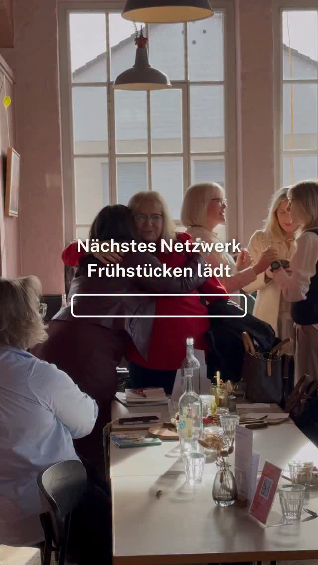 Netzwerken in Heidelberg ✨
Am 13. März ist es wieder so weit:
Unser nächstes Frauen Business Frühstück & Netzwerken in Heidelberg steht an – und dieses Mal wird es ganz besonders. ✨
Denn:
Mit diesem Termin beginnt nicht nur ein inspirierender Morgen voller Austausch, Ideen und wertvoller Begegnungen…
👉 Ab dem 13. März übernimmt @lucindaegner.consulting die Standortleitung in Heidelberg.
Nach einer langen, vertrauensvollen Zusammenarbeit dürfen wir diesen Herzensstandort in ihre Hände übergeben. Und was sollen wir sagen?
Es fühlt sich genau richtig an.
Lucinda steht für Klarheit, Herz und echte Verbindung – Werte, die auch FRAUEN&BUSINESS tragen. Diese Übergabe ist kein Abschied, sondern eine kraftvolle Erweiterung unseres Teams und ein starkes Zeichen für Wachstum.
Was dich an diesem Morgen erwartet:
✨ Inspirierender Austausch auf Augenhöhe
✨ Unternehmerinnen, die größer denken
✨ Neue Impulse für dein Business
✨ Eine Community, die trägt – nicht nur für einen Moment
Netzwerken bedeutet bei uns nicht Smalltalk.
Es bedeutet Sichtbarkeit. Vertrauen. Gemeinsames Wachsen.
Bist du am 13. März dabei und startest mit uns in dieses neue Kapitel für Heidelberg?
💛 Kommentiere mit „Heidelberg“ und du bekommst den Link zur Anmeldung direkt zugeschickt.
Wir freuen uns auf dich und auf einen Morgen voller Energie, Klarheit und Verbindung.
#frauenundbusiness #karlsruhe #unternehmensberatung #heidelberg #netzwerken frauenpower businessnetzwerk unternehmerinnen communityaufbau
