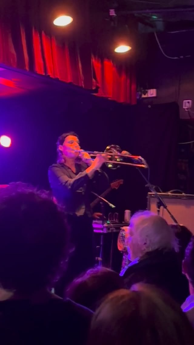 Fantastic set from @stereolabgroop tonight in @whelanslive Who needs the Foo Fighters? @foggy_notions