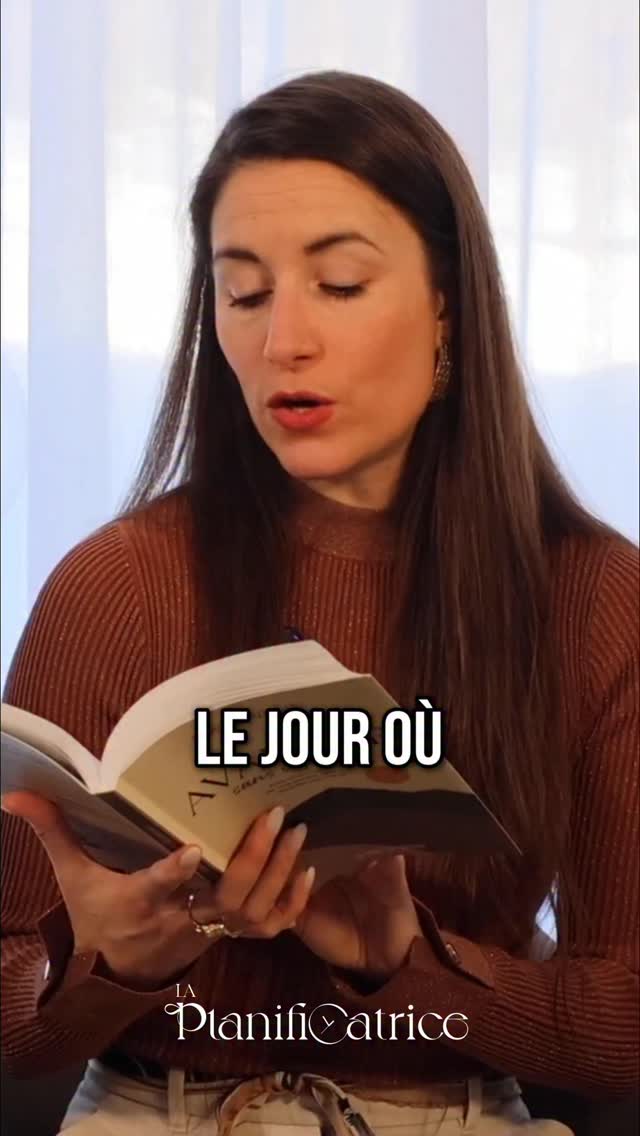 Et si votre vulnérabilité n’était pas une faiblesse… mais une libération? Un genre de retour à la maison?🤍
On vous a peut-être appris à être forte.
À ne pas trop montrer vos émotions.
À garder le contrôle.
À moi aussi, on m’a montré ça …
Puis un jour, j’ai compris quelque chose de simple, mais révolutionnaire : ma vulnérabilité n’était pas un défaut à corriger… c’était un élément normal, humain.
Et ce jour-là, un immense poids s’est libéré de mes épaules. 🕊️
J’ai réalisé que :
✨ J’avais le droit d’être vulnérable.
✨ J’avais le droit d’être douce.
✨ J’avais le droit d’être sensible.
✨ J’avais le droit d’être imparfaite.
On ne m’avait jamais vraiment dit ça.
Alors je vous le dis aujourd’hui.
Votre vulnérabilité n’est pas un obstacle à votre force. Elle en est la porte d’entrée. 💫
Si ces mots résonnent en vous, dites-vous que ce n’est que la pointe de l’iceberg de tout ce que vous retrouverez dans mon livre, Avancer sans s’épuiser 📖🤍
P.S. Ce livre pourrait, lui aussi, alléger un poids que vous portez depuis trop longtemps.
Émilie xo
📖 Avancer sans s’épuiser : disponible partout dans la francophonie 🌏✈️✨