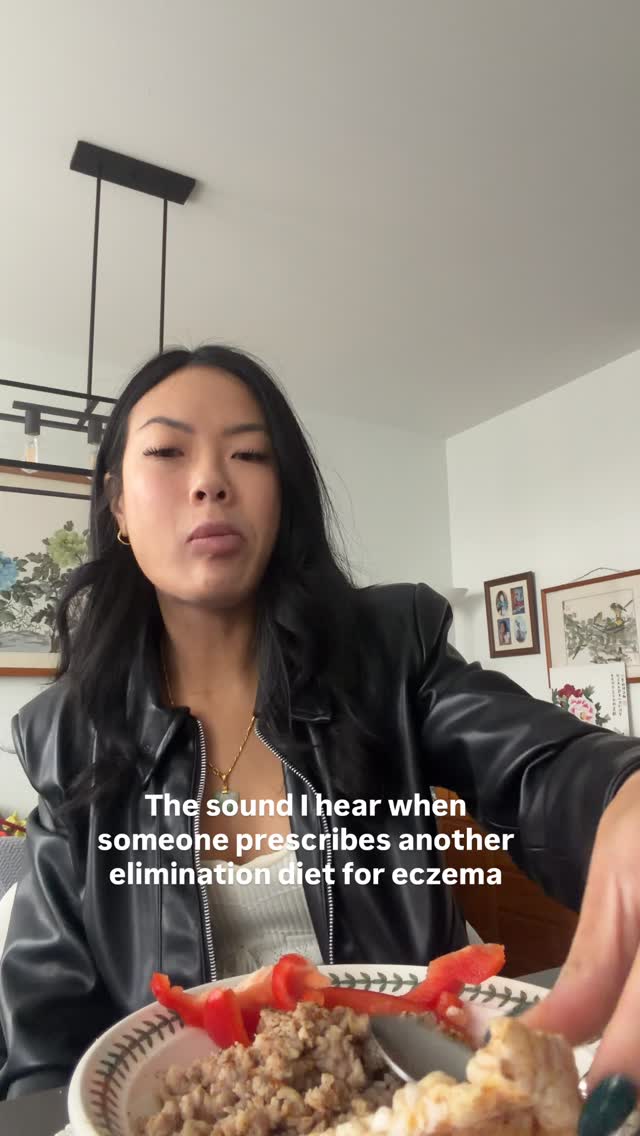 Another new client this week who shared to me that she was on an elimination diet for 8 months straight 🤯
Short term elimination protocols have a time and place.
Most people are on it for way too long, which can lead to:
- More stress on the nervous system
- More food fear and anxiety
- Reduced microbial diversity
- Potential nutrient gaps
Eczema isn’t just a “food problem.”
It’s an immune, gut, skin barrier, and nervous system issue.
If we only remove foods without addressing other factors, we miss the bigger picture.
For this client, we’re focusing on her unique root causes including nervous system dysregulation — and diet alone wouldn’t resolve that.
If you’ve been stuck on restriction without real, sustainable progress, there may be more going on beneath the surface.
We offer free consults to better understand your goals and how we can support! Link in bio.
#eczemahealing #guthealthmatters #nervoussystemregulation #rootcausehealing #functionalnutrition