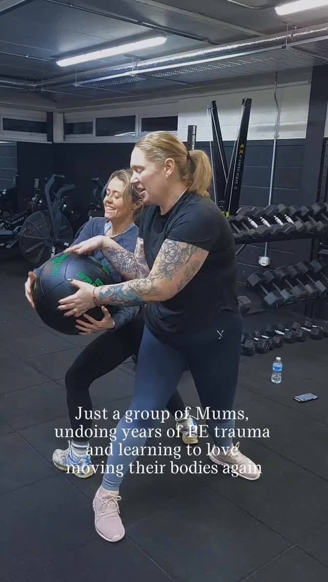 Gym knickers. Cross countries in the peeing rain and communal showers absolutely starkers.
It's no wonder us millenials decided we hated exercise at a young age and abandoned it from our repertoire by the age of 11.
Time to claim back exercise and make it our b*tch, beauties 🫶
Movement is medicine, let's do this 💪❤️🫶
#fitnessover40 #weighttraining #weightlossjourney #personaltrainerformums #ptsofinstagram