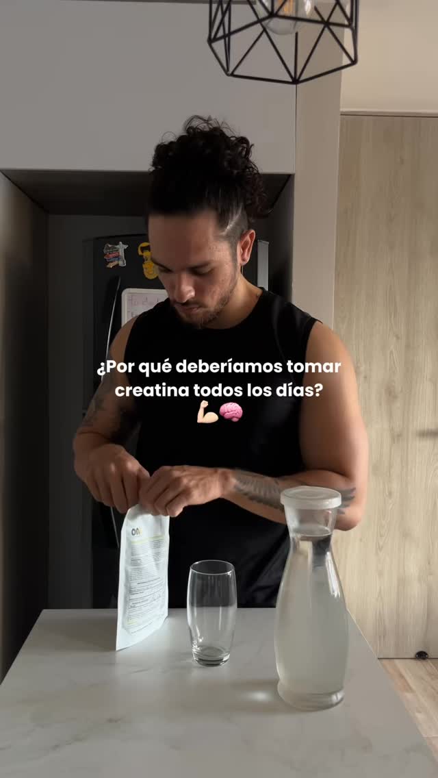 💡 La creatina no solo potencia tus músculos… también puede potenciar tu mente.
Estudios han demostrado que la creatina puede mejorar la memoria, la atención y la rapidez mental, especialmente cuando el cerebro está bajo estrés o cansancio. 🧠⚡️
Créditos: @brunorodrigueznutricion
#creatina
