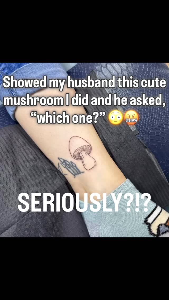 Does he even know what I do all day?!?😑🤣#hollyjoypmu #tinytattoos