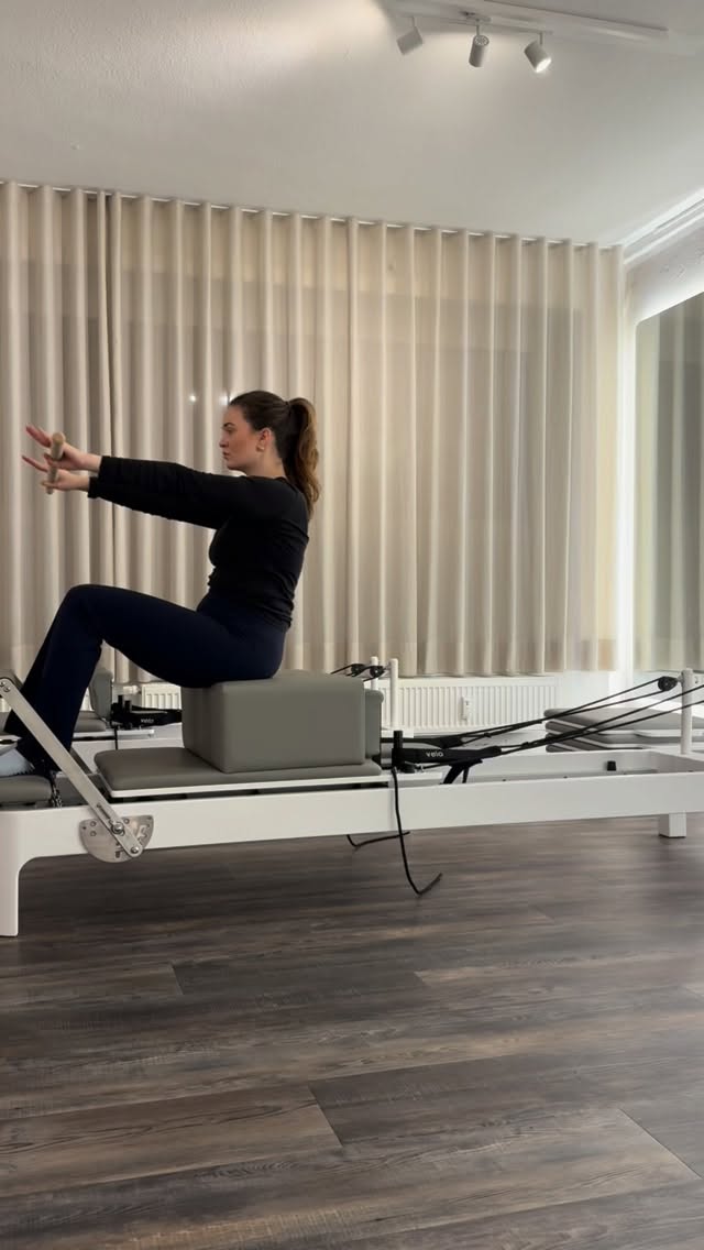 Gymnastikstab plus Box für Abs on fire 🔥
#pilates #modernpilates #reformerpilates #reformer #greven