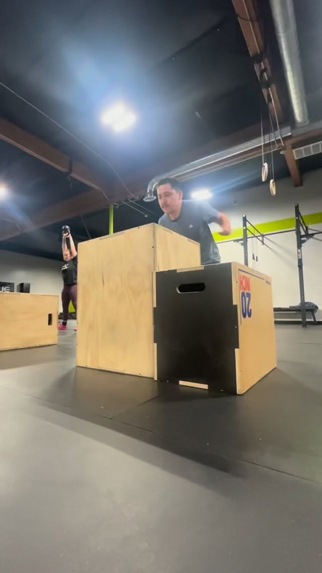 #couplegoals FR. The best relationships push you to be better… and lift heavier. Box Jump PRs for @kaylareyesss_ and @brosifer tonight