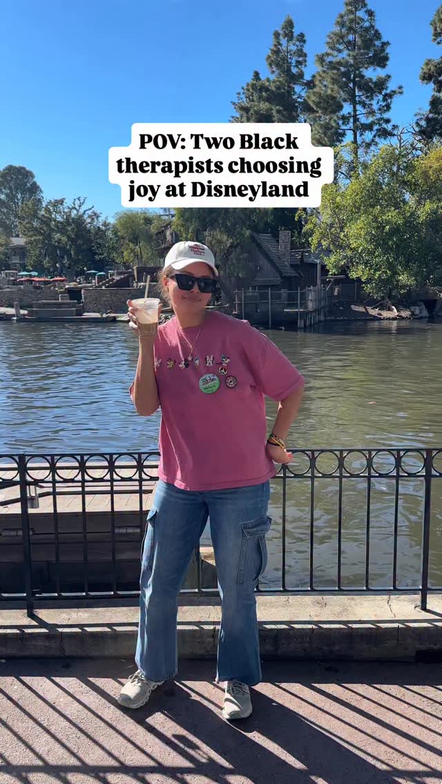 A reminder that healing happens outside the therapy office too!
We’re still on a high from the @melaninintheparks meetup this weekend, where we got to feel the Black joy at the happiest place on earth! 🖤🖤
As therapists, and especially as Black women therapists, we need the joy, the restoration, and the connection now more than ever. 💕
So follow @jessicavickersmft, @cassiescure @cassiestherapycorner & @happiesthealersclub for more! Keep that sprinkle sprinkle going ✨
#blacktherapist #therapyforblackgirls #blackjoy #blackdisney #melaninintheparks