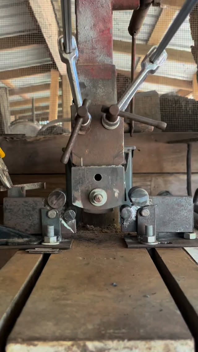 I think this might increase efficiency just a tiny bit. More importantly, this should ensure every Travisher blade comes out exactly the same. I made this jig using a super old drill press mechanism. Some more adjustments need to be made but it works!
Huge thanks to Pete @von_trott for the advice by suggesting to make this.
Get your Travisher orders in folks! They’re comin’ in hot and I can only make small batches at a time. Link in my bio or on my website :)
#travisher #blacksmithing #handmade #handtools #forging