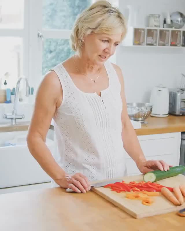 Midlife shifts can feel like a maze, but the right support makes all the difference. It's not about quick fixes—it's about building habits that fit your life and honor where you are now. When you adopt this mindset, health transitions become less daunting and more empowering.
What's one small change you're ready to commit to today? Drop "Ready" in the comments if you're ready to take that step with support.
#alwaysonyoursidecoaching #CoachParis #Healthandwellness
Link in bio