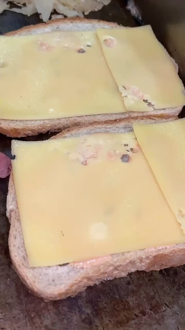 It’s Friday and don’t let this dreary weather stop you from coming to try the deliciousness we are serving up this weekend!
Fan Favorite Reuben Sandwich
🥪🔥
By request our Bacon Mac & Cheese Bites🔥
Loaded Sweet Potato Fries 🍟 🔥