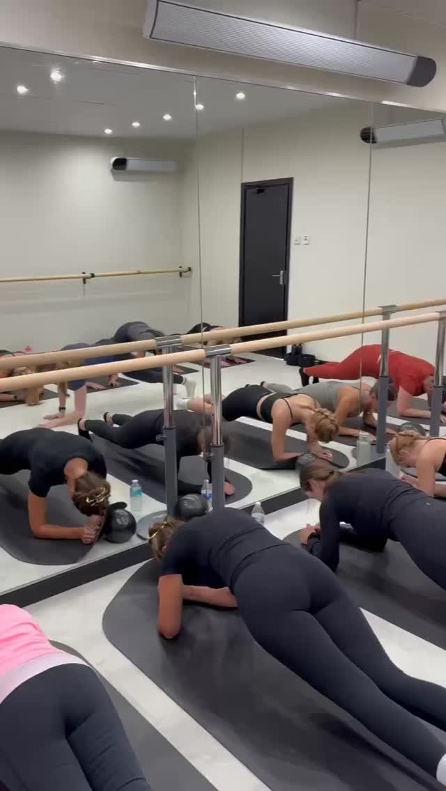 👑 Meet our Barre Queen, Anna! 👑
Join us for a fun, energizing barre class that’s built for every fitness level — no dance background required. 💪✨
Barre blends strength training, core work, balance, and flexibility into one dynamic workout. Think low-impact, high-burn movements that leave you feeling strong, sculpted, and empowered
Whether you’re brand new to fitness or a seasoned mover, Come for the burn, stay for the vibes. 💃🔥