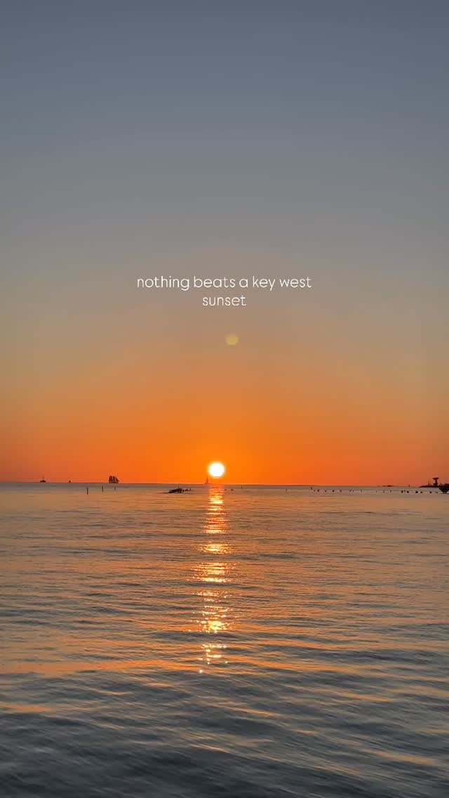 We stand behind this statement 😌🌅 who knows the location of this sunset? (hint: it’s at a pier)
#keywest #leoskeywestcampground #floridakeys #gorving #keywestcampground