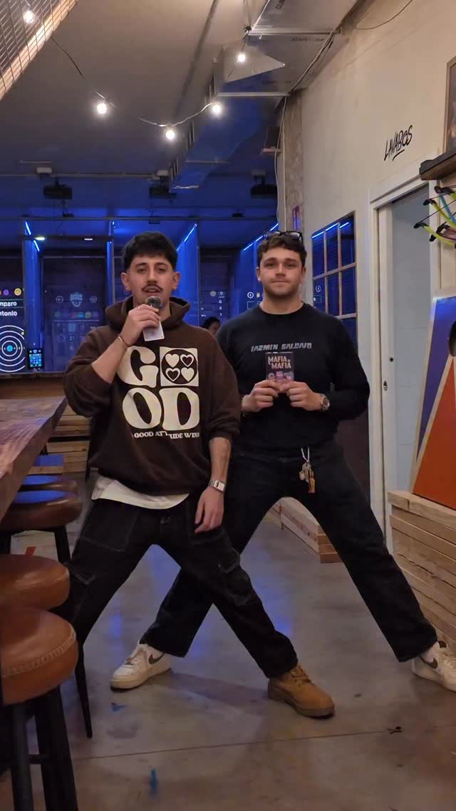 Ni siquiera los famosos hermanos Correncueros @sepuls3 igualan el inmenso conocimiento que abarcan los hermanos Toke Studio, creadores del Mafia di Mafia.
Su reputación es mundialmente conocida en el mundo entero, y si no los conocías es que no tienes ni idea de qué va la cosa.
Acompañadnos a conocerlos en este breve fragmento audiovisual altamente enriquecedor!! 😎🌟
#correncueros #juegosdemesa #estudiocreativo #juegosdemesaenespañol #juegomesa🎲