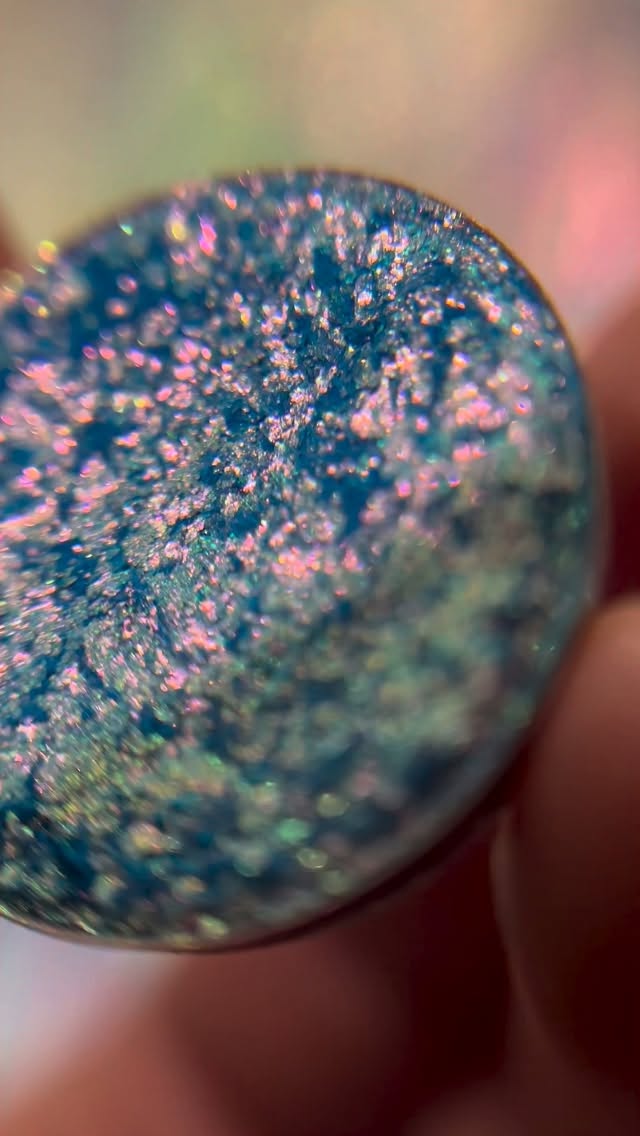 Hypnosis ✨ one of our bestsellers — it reflects so many colors… a whole rainbow in a single eyeshadow 💘 #thepastelroses #indiemakeup #makeuplover #prettymakeup