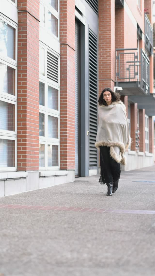 Cashmere isn’t the outfit; it’s the mood. ✨Soft, grounded, and quietly luxurious. That’s the World Tribe way. #cashmerelove #sustainableluxury #cashmereelegance #effortlessluxury