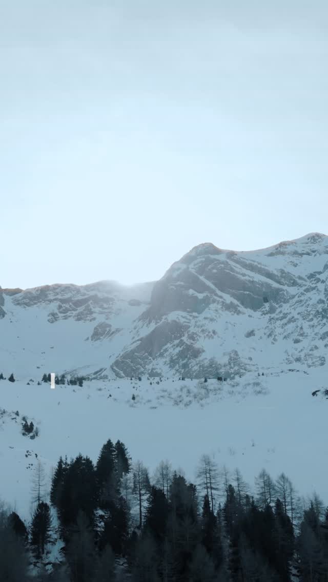 Introducing Strellson in Adelboden, Switzerland.
A high-visibility activation integrated into the resort experience.
Would you try it? 🏁
#oohadvertising #alpdest #strellson