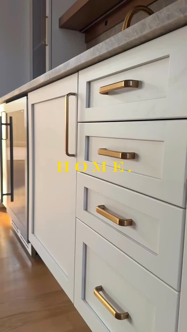 A home — a space where details flow together to represent your lifestyle 🏡
Build with @hshbllc today.
•
•
#homesweethome #homerenovation #renovationlife #interiordesign #homeprojects