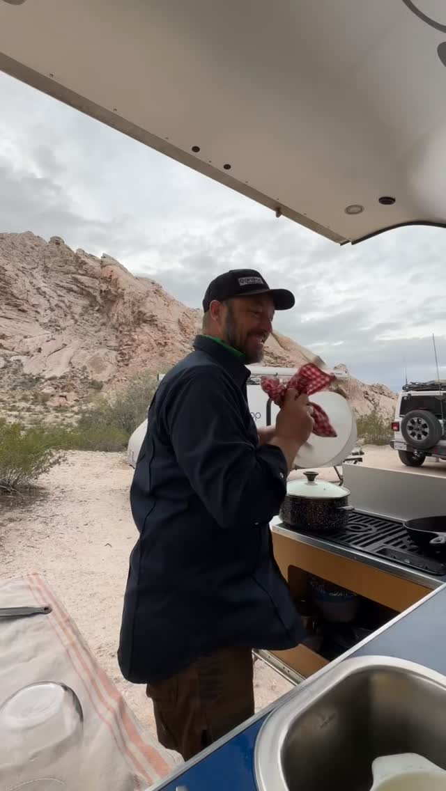 “The last supper.” (good one, Larry)
.
Day 4:
Bright orzo tossed with toasted pinenuts, roasted red peppers, Kalamata olives, and queso fresco.
.
Paired with Cove Mesa Vineyards Sauvignon Blanc.
.
Windy AF.
and still determined.
.
#pindroptraveltrailers #orzosalad #kalamata #goodfood #windyaf
