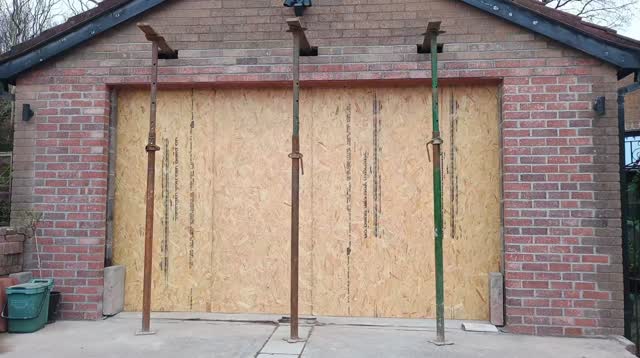 Something on the way.
New door going in.
Should be a huge improvement.