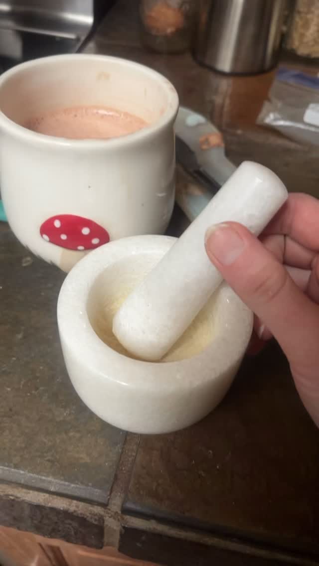 🍫 Cacao (Ceremonial / Raw Cacao)
• Natural mood elevation (phenylethylamine + anandamide precursors)
• Gentle sustained energy (theobromine — smoother than caffeine)
• Increases blood flow and circulation
• Rich in magnesium (supports nervous system + muscle relaxation)
• High in antioxidants (flavanols support cellular health)
• Supports cardiovascular health
• Enhances focus and mental clarity
• May reduce mild stress through improved blood flow to brain
• Can increase feelings of connection + emotional openness
• Supports gut microbiome (polyphenols feed beneficial bacteria)
✨ Internally: warming, stimulating, circulatory, heart-supportive.
⸻
🌲 Frankincense (Resin or Powder)
(*must be high-quality, food-grade Boswellia species to ingest)
• Strong anti-inflammatory effects (boswellic acids)
• Supports joint health and mobility
• May reduce inflammatory gut conditions
• Supports healthy immune modulation
• Can assist respiratory inflammation from within
• May support healthy brain aging (early research suggests neuroprotective potential)
• Traditionally used to support digestion
• Mild calming effect on nervous system
• Supports oral health when chewed (antimicrobial properties)
✨ Internally: drying, clearing, grounding, structurally supportive.