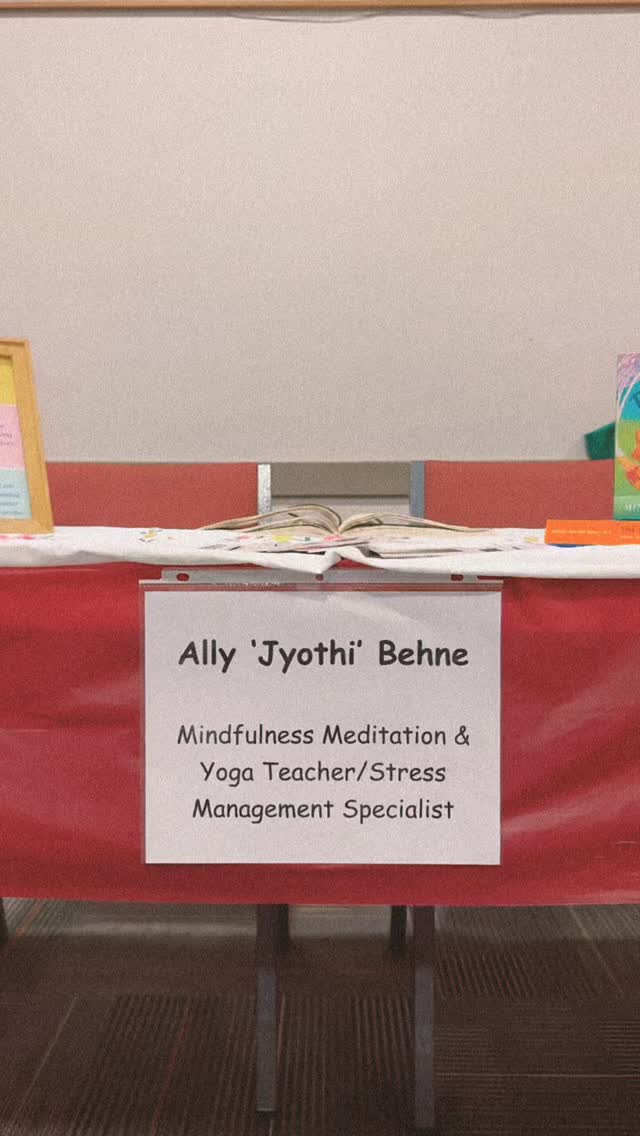 ✨🙏🏻spending tonight sharing yoga and mindfulness at the kids’ “Science at Work” event. How amazing to have a school that curates such meaningful events for their students and their families. 🙏🏻✨
#neuroscienceiscool #neuroplasticity #executivefunctioning #stressmanagementcoaching